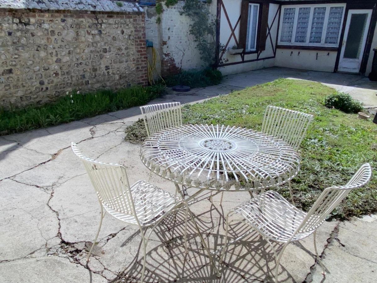 Maison Avec Jardin Et Parking, Au Centre D'埃特勒塔 外观 照片